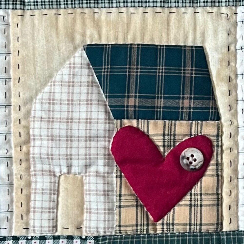 Handmade Hand Stitched Patchwork Appliqué Quilted Wall Hanging Table Topper - Picture 3 of 14